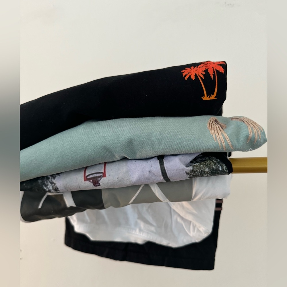 Men assorted t shirts